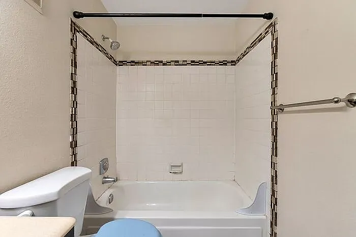 1871 S Pitkin Cir #B — Photo 8