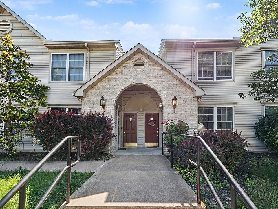 1st image of 136 Hiddenwood Dr #1