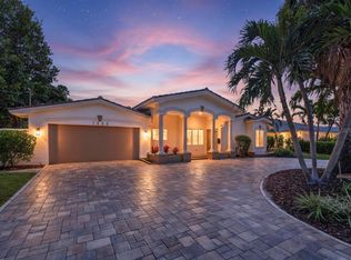 1233 Eden Isle Dr NE, Saint Petersburg, FL 33704