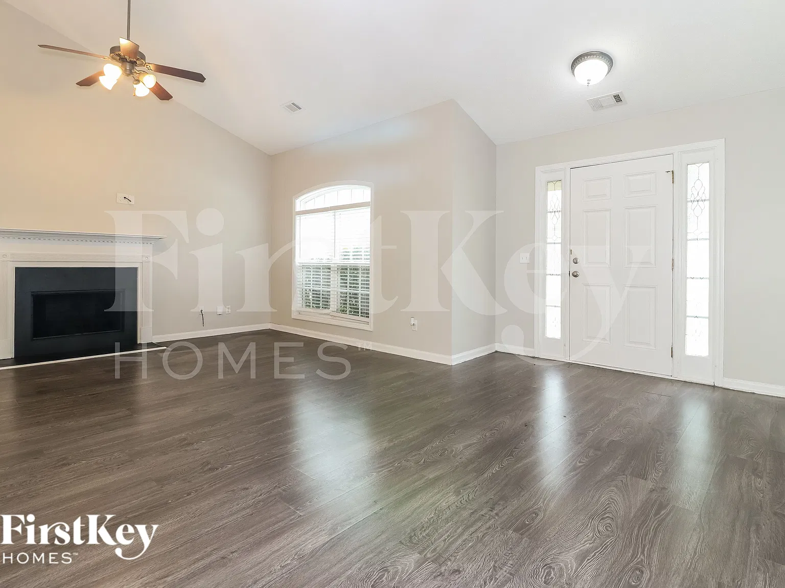 3 bed, 2.0 bath, 1530 sqft, $1,955 — Photo 2