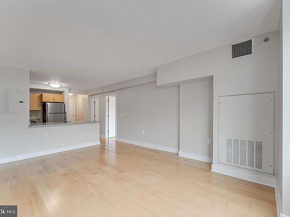 3rd image of 800 4th St SW APT S418