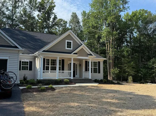 2353 Park Chesapeake Dr, Lusby, MD 20657