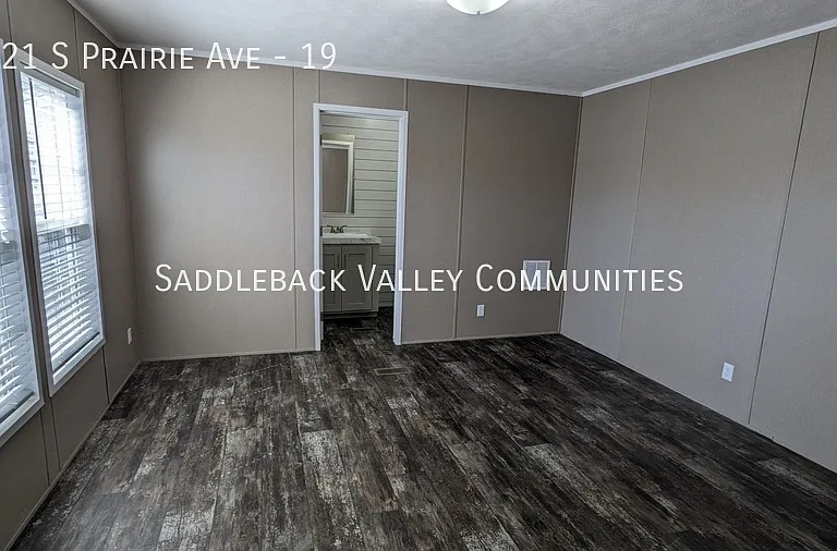 2221 S Prairie Ave #19 — Photo 6