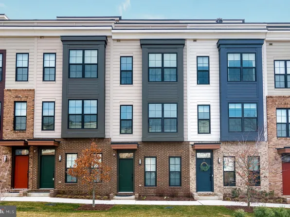 7383 Old Airfield Ln, Falls Church, VA 22042