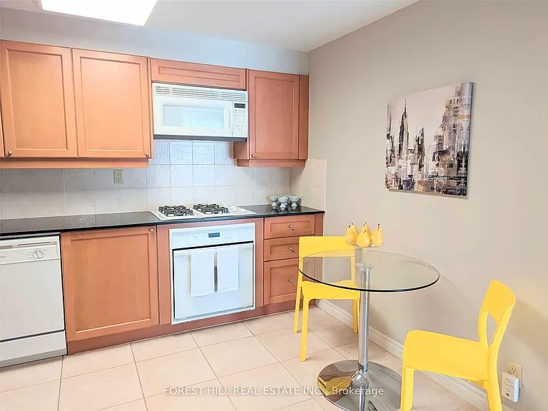 9 Greenbriar Rd #103 — Photo 11