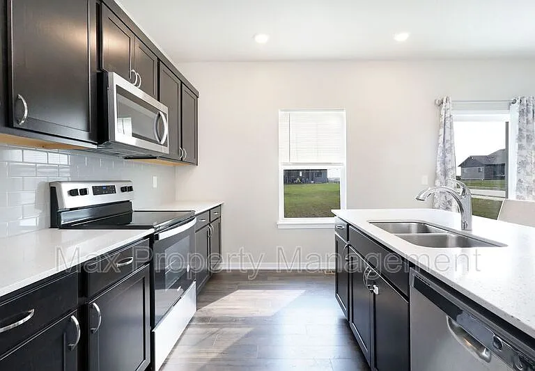 2302 SW 23rd St — Photo 22