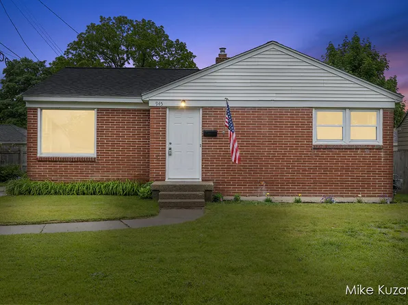 945 Dorothy St NW, Grand Rapids, MI 49504