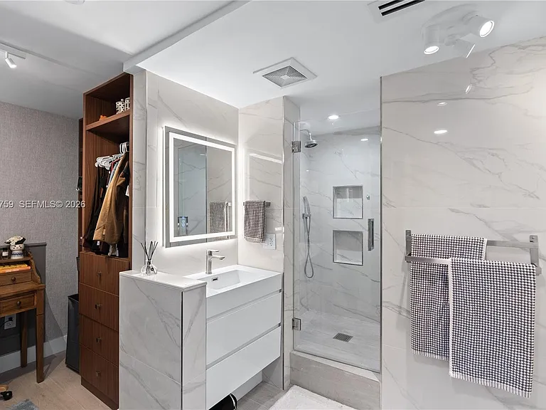 3350 SW 27th Ave #1806 — Photo 22