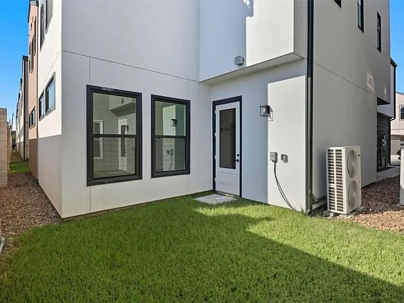 2921 El Fenice Ln — Photo 6