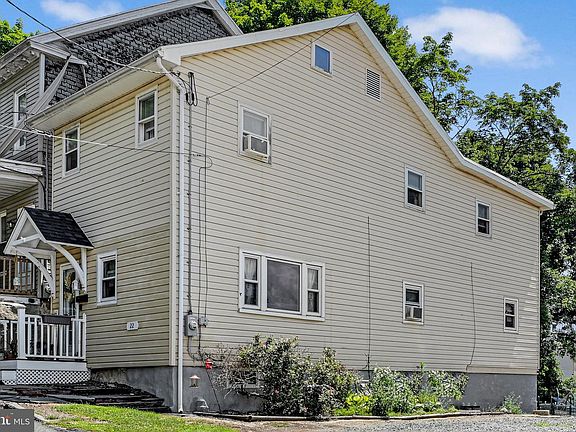 3rd image of 22 E Penn St