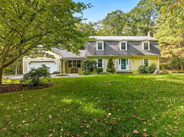18 Coolidge Rd, Wayland, MA 01778