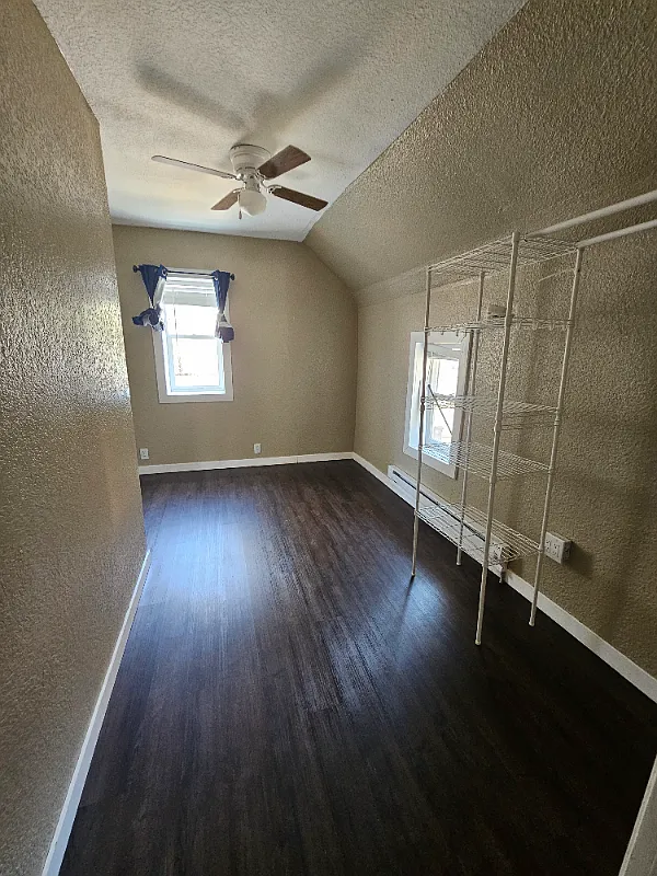 1 bed, 900 sqft, $700 — Photo 2