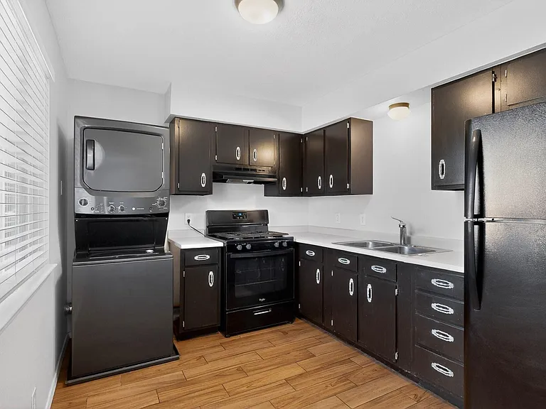 225 Hanosh Ct SE #3 — Photo 9