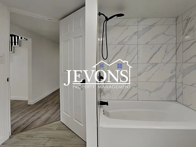 630 N Skyline Dr #B — Photo 13