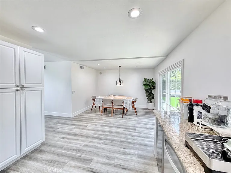 2134 N Pami Cir — Photo 14