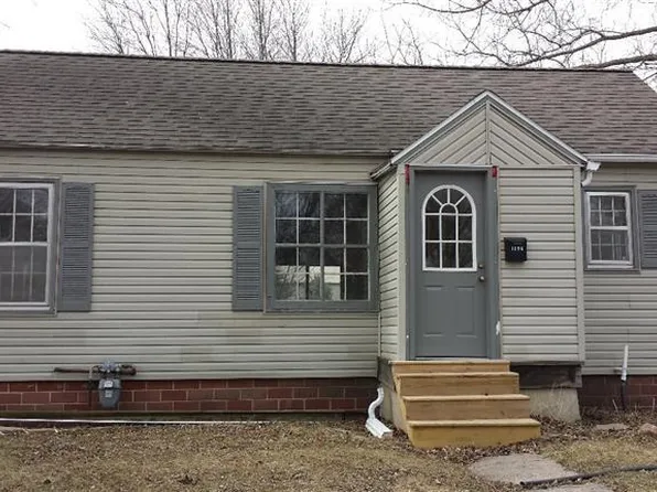 1306 Jackson Ave, Spirit Lake, IA 51360