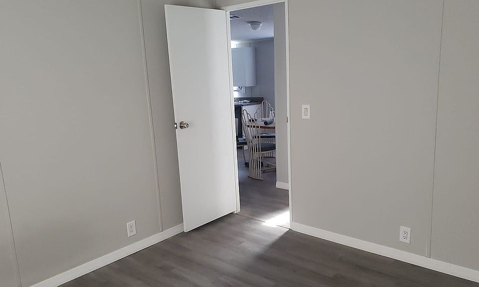 1st image of 9215 SW 32nd Ter