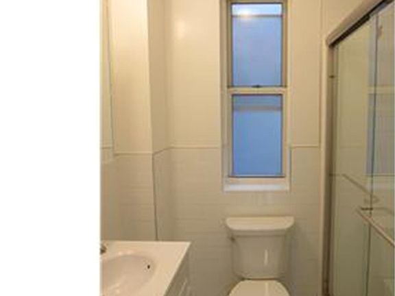5th image of 309 W 57th St APT 1609