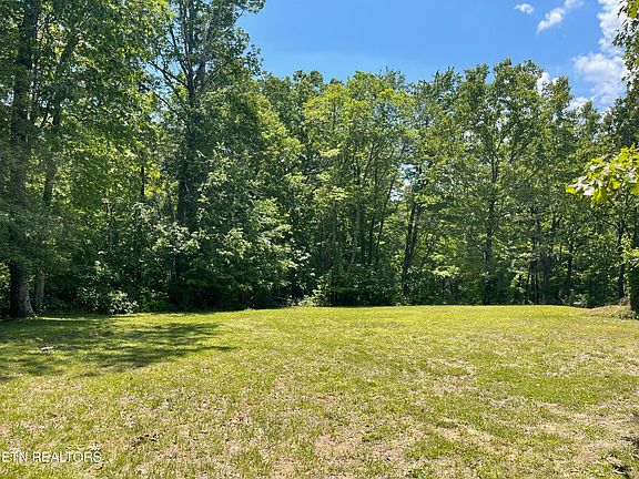 4th image of 483 Blake Rd