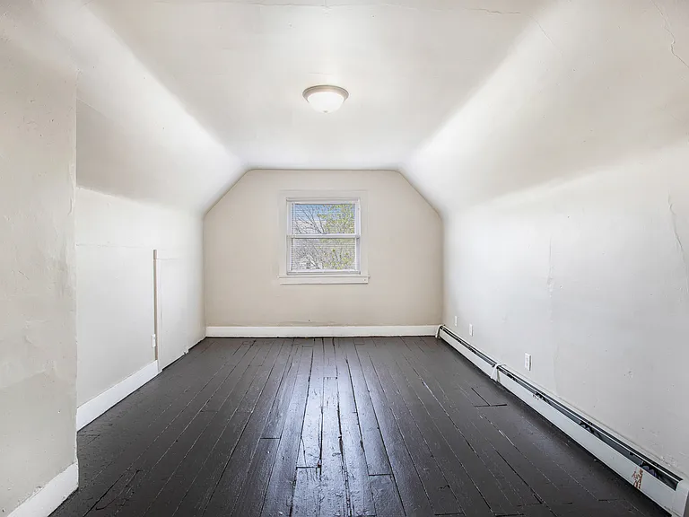 719 W Cedar St — Photo 12