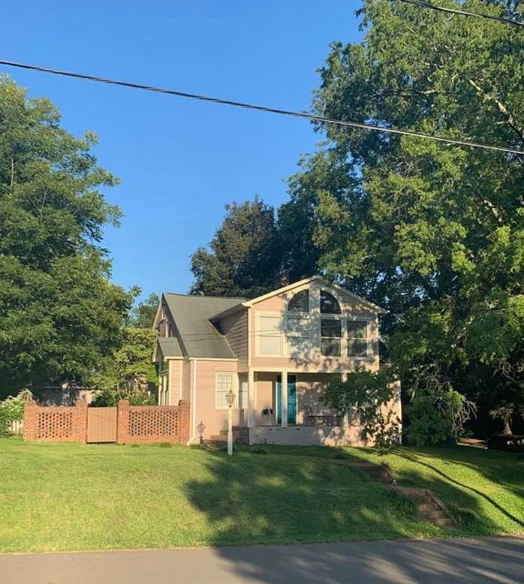 111 S Wake St — Photo 1