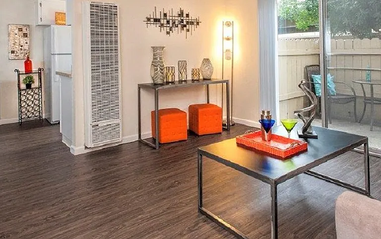 Driftwood Apartments — Photo 16