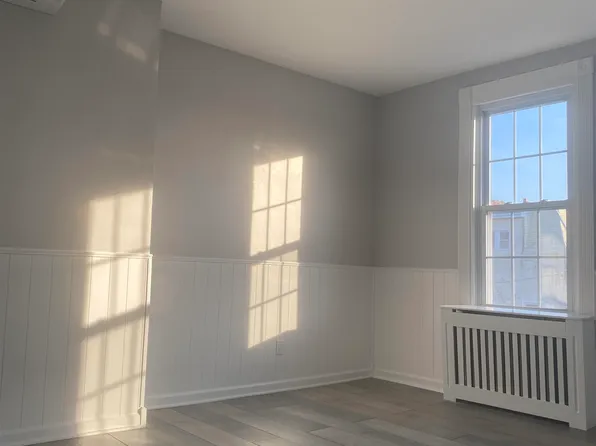 70 Poplar Street image 14 of 19