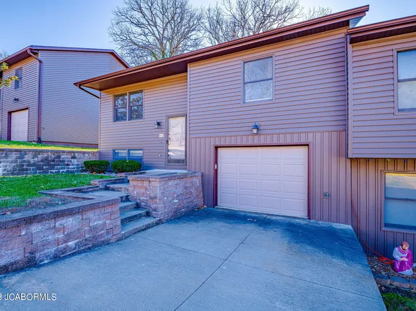 652 Oak Creek Ct, Jefferson City, MO 65101