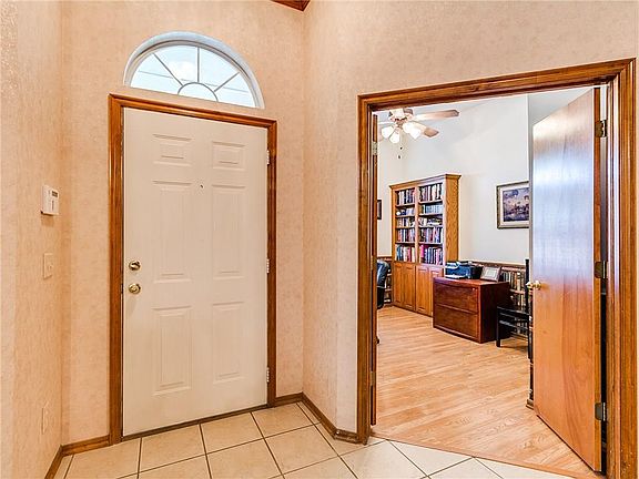 3rd image of 4856 Newport Dr
