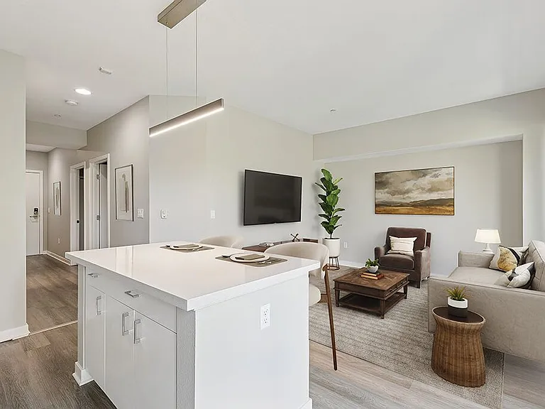 Riverpark Apartments — Photo 2