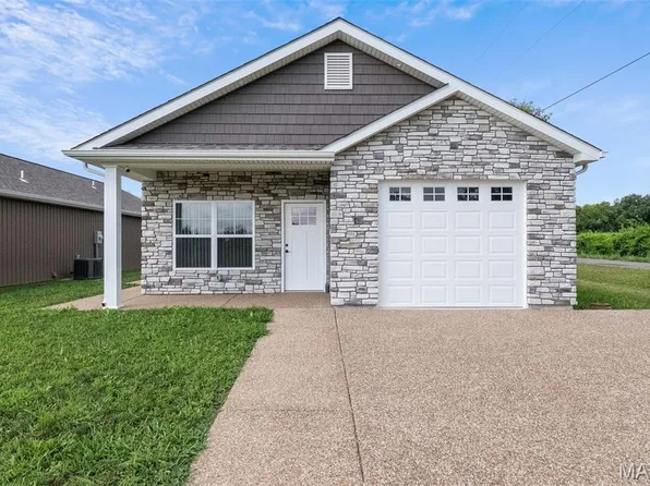 101 Meadowview Ct, Elsberry, MO 63343