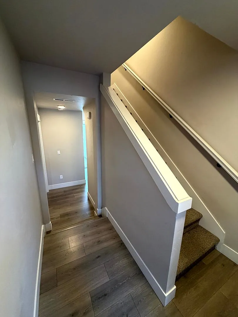 Modern 3 Bedroom Townhome in NE Bend Landscaping & Snow Removal Included! — Photo 3