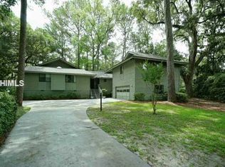 16 Wagon Rd, Hilton Head Island, SC 29928