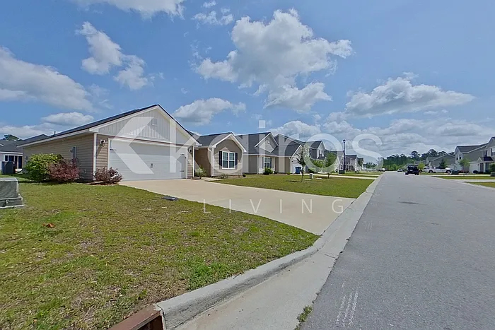 Building Photo - 15 Red Oak Dr