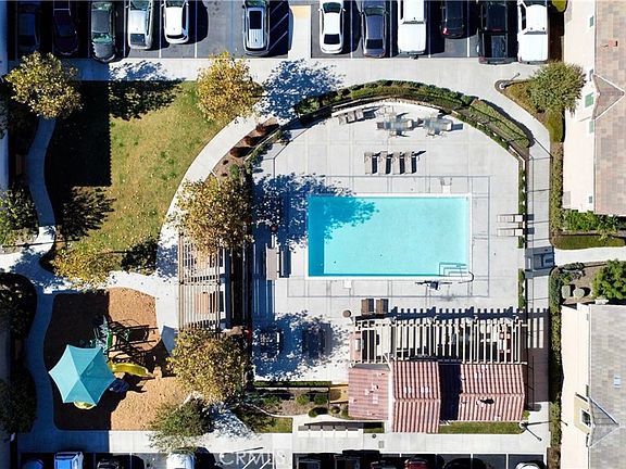 5th image of 687 S Fillmore Ave