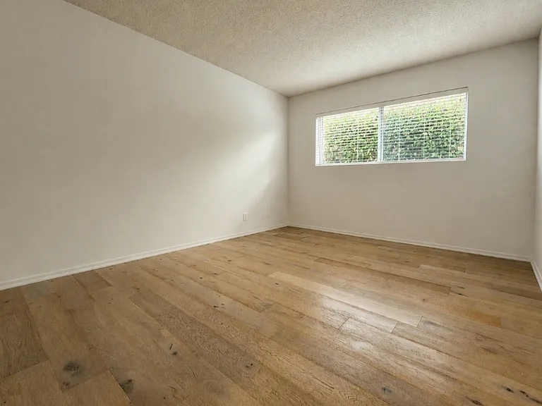 1243 Wellesley Ave #5 — Photo 14