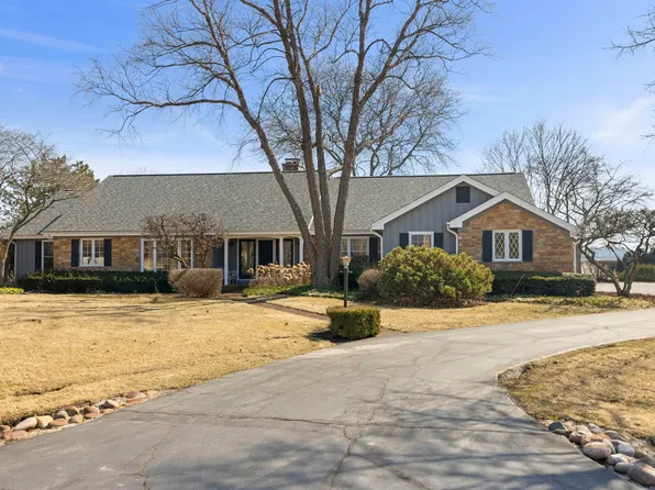 28W171 Flanders Ln, Winfield, IL 60190