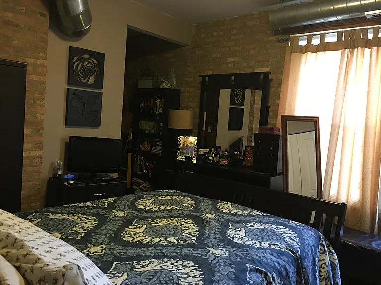 1647 W Pratt Blvd #1A — Photo 3