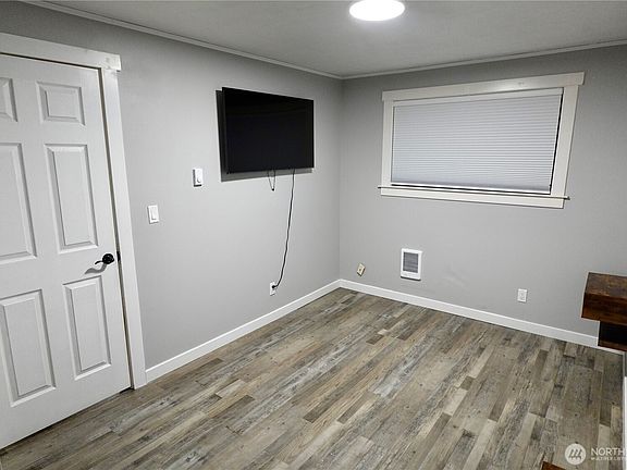 4th image of 9023 11TH Street NE