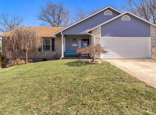 1378 Timothy Ridge Dr, Saint Charles, MO 63304