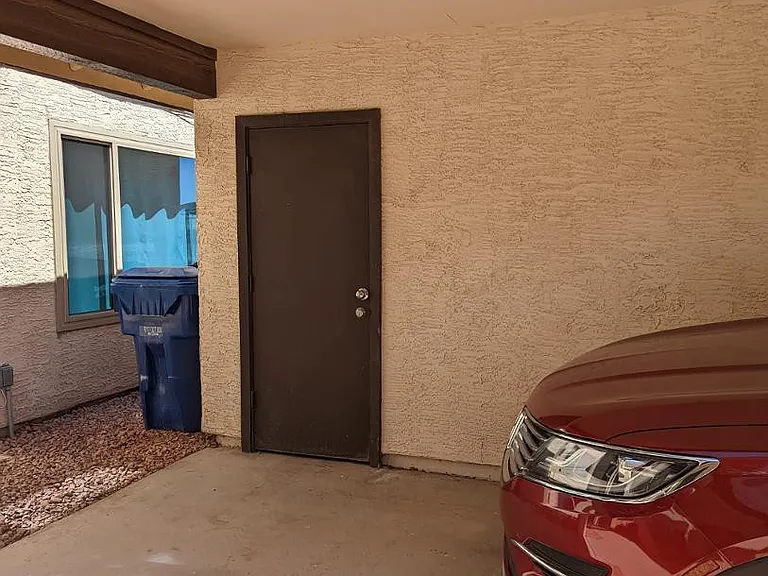 306 E Ludlow Dr #B — Photo 7
