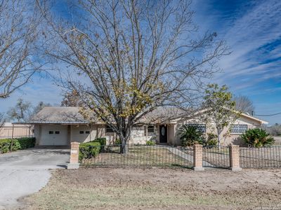 414 Highway 173 S, Devine, TX, 78016