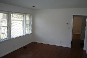 5th image of 4200 Cloverdale Dr NW