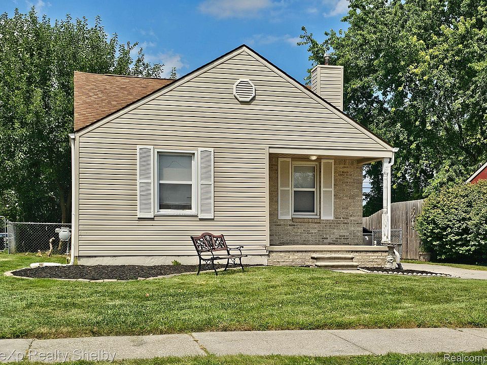 1st image of 20519 Stafford St