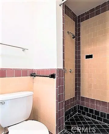 223 1/2 S Gale Dr — Photo 29