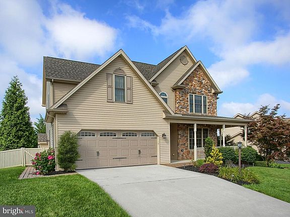 2nd image of 2204 Hastings Dr