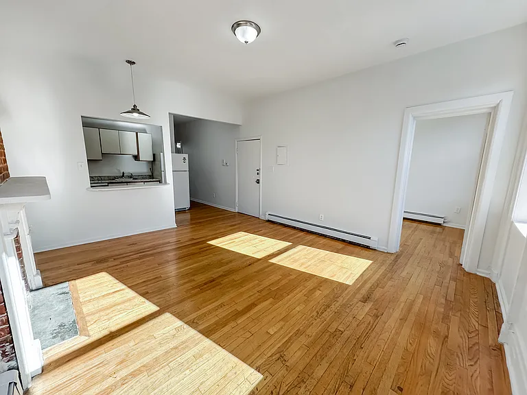 616 Washington St #1 — Photo 3