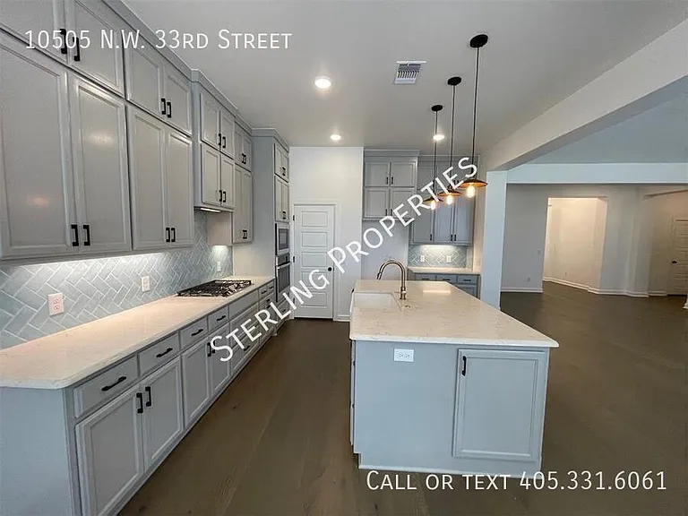10505 N West 33rd St — Photo 12