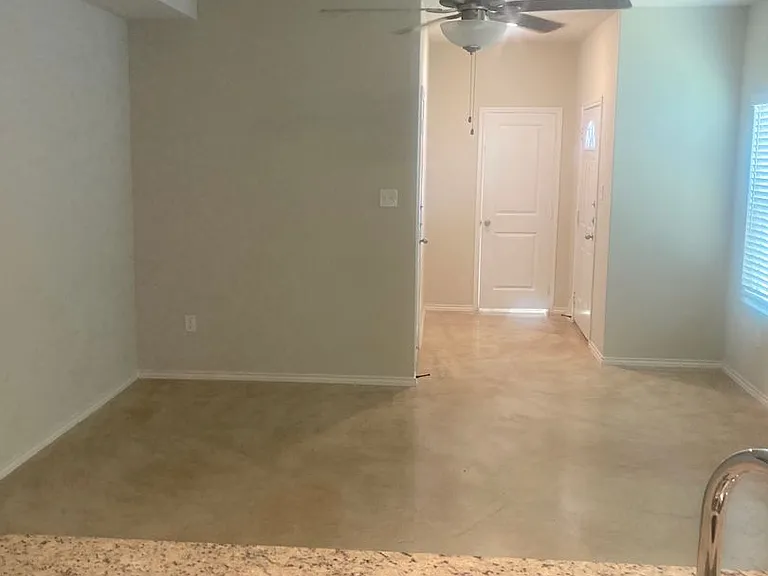 3815 Key West Way — Photo 4