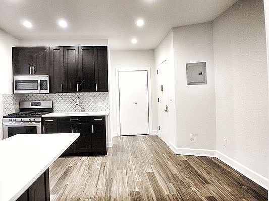 2nd image of 3068 37th St APT 1